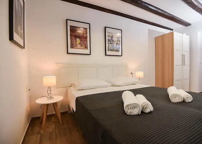 Old Town Inn Pola