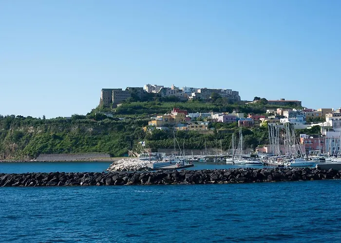 Punta Lingua Relais - Room 3 Port View Procida