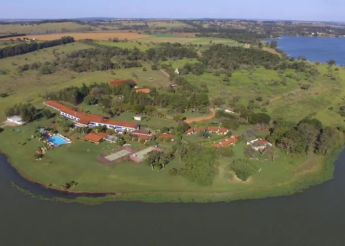 Hotel Peninsula