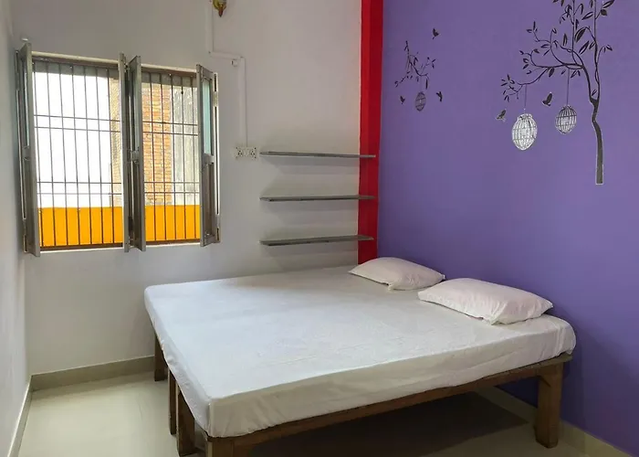 Indra Paying Guest House
