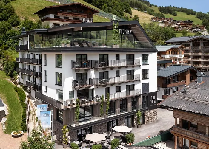 Hotel VIEW - incl Joker Card in Summer Saalbach-Hinterglemm