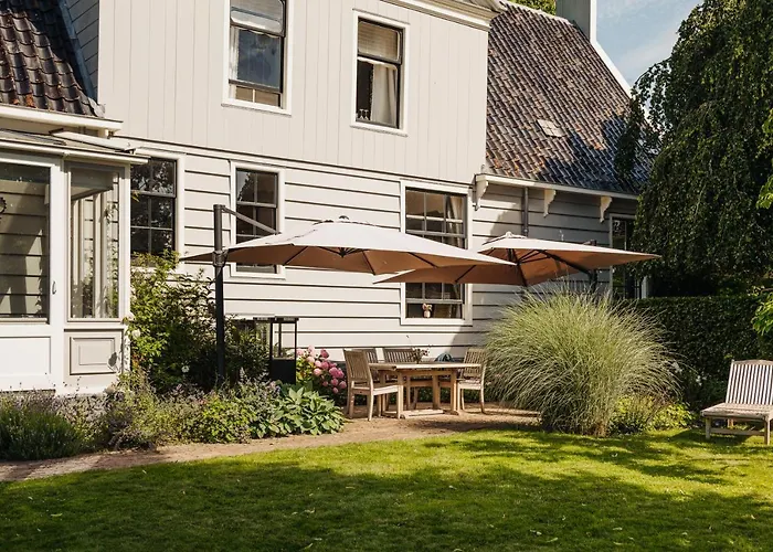 Inn On The Lake Broek in Waterland