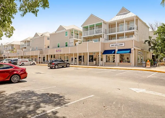 Casa Cubana @ Duval Square R14 Apartment Key West