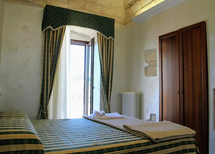 Rooms Dimora Arco - Affitti Brevi Italia Monte SantʼAngelo