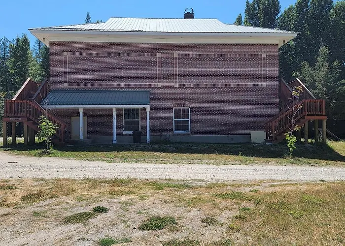 The Colburn Schoolhouse - Literature Suite Sandpoint