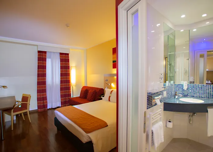 Holiday Inn Express Milan-Malpensa Airport By Ihg Somma Lombardo