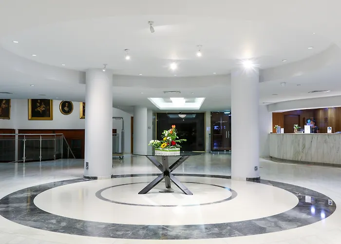 Golden Bay Beach Hotel Larnaka
