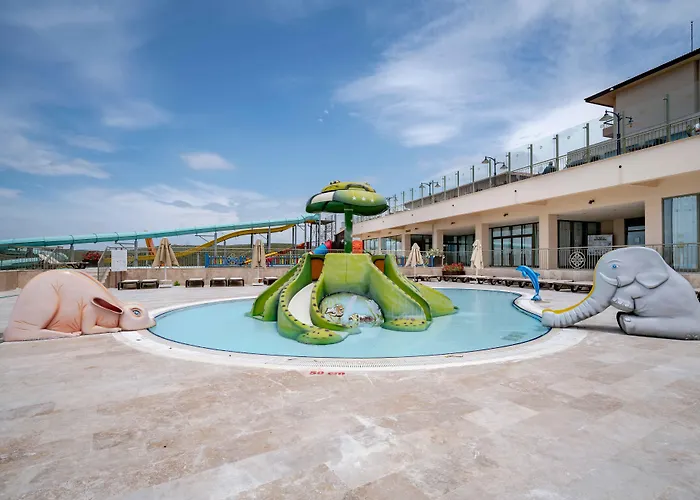 Royal Teos Thermal Resort Clinic & Spa - Halal Hotel Seferihisar