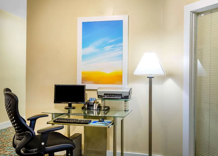 Days Inn By Wyndham Wilmington / University