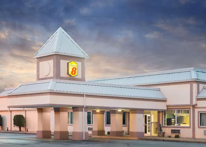 Super 8 By Wyndham Williamsburg