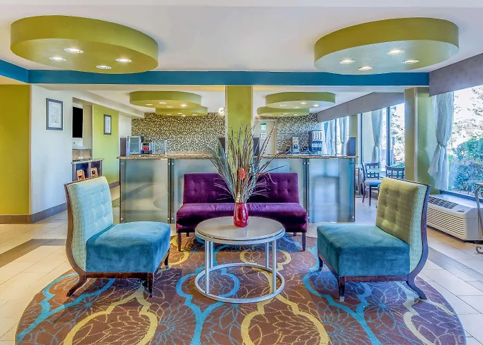 Oakland Airport Arena Hotel