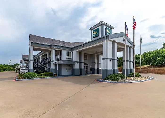 Quality Inn & Suites Canton