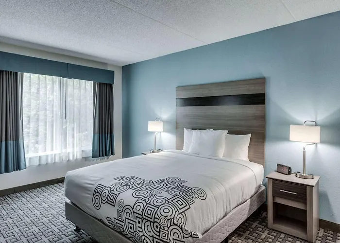 Days Inn & Suites By Wyndham Spokane