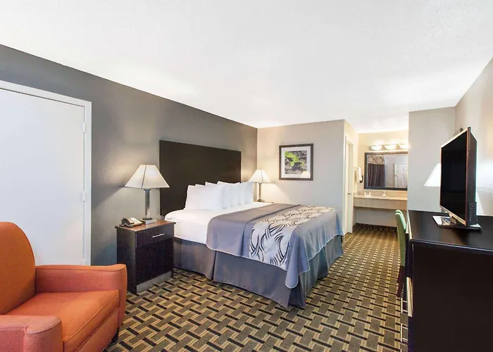 Days Inn By Wyndham Ennis
