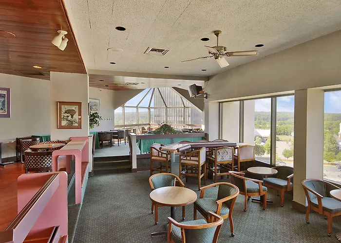 Ramada By Wyndham Augusta Downtown Hotel & Conference Center