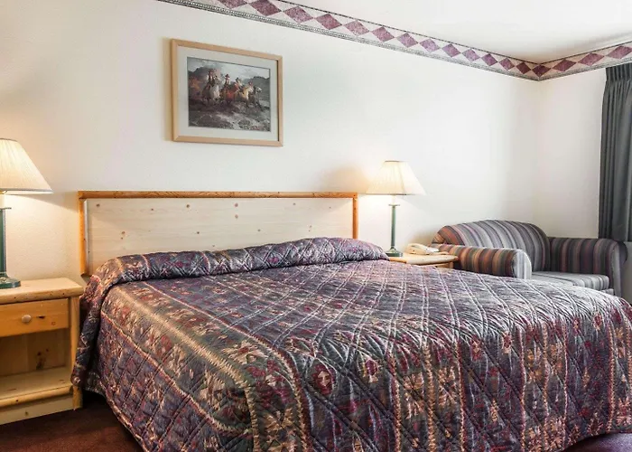 Rodeway Inn & Suites