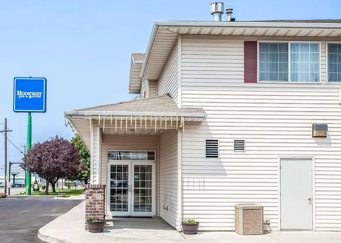 Rodeway Inn & Suites