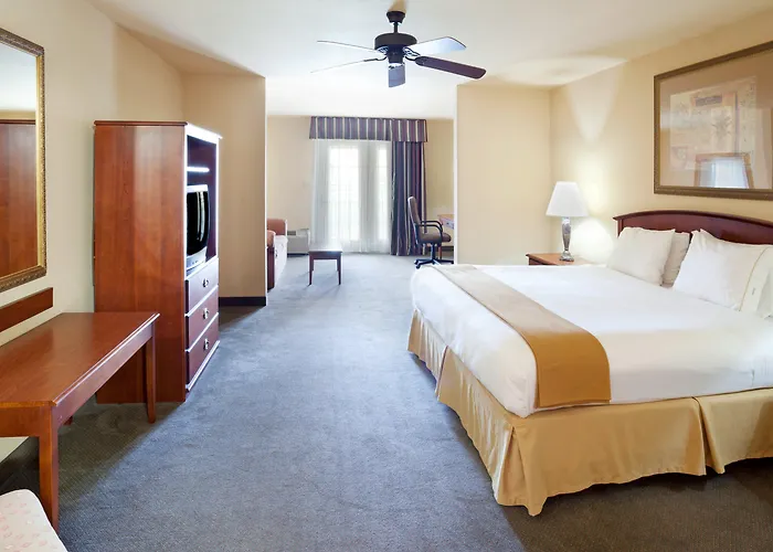 Holiday Inn Express & Suites Kerrville