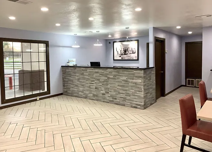 Super 8 By Wyndham - Canton, Texas