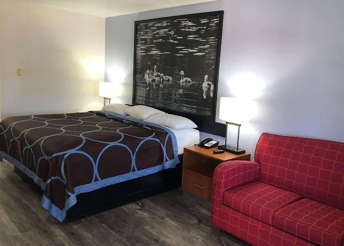 Super 8 By Wyndham - Canton, Texas