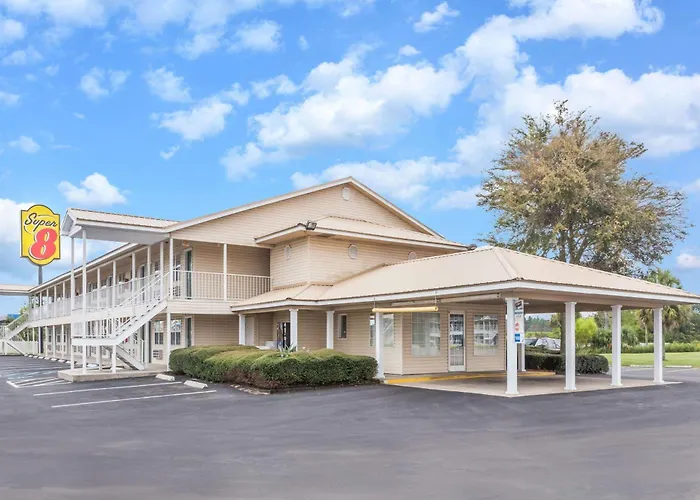 Super 8 By Wyndham Madison Hotel