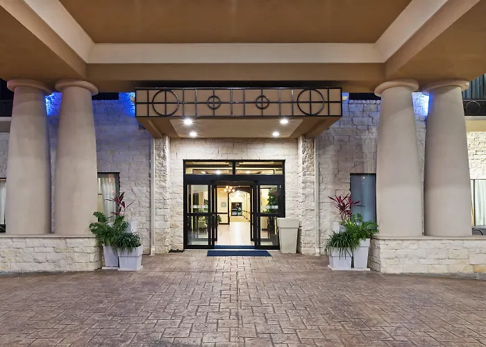 Holiday Inn Express & Suites Victoria By Ihg