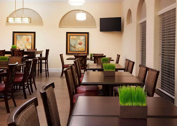 Wingate By Wyndham San Marcos Hotel