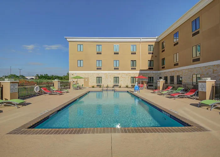 Holiday Inn Express Carrizo Springs