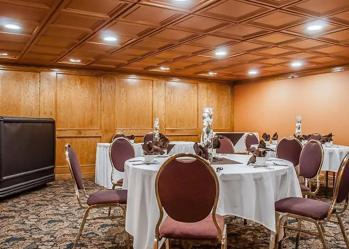 Quality Hotel & Suites At The Falls Niagara Falls