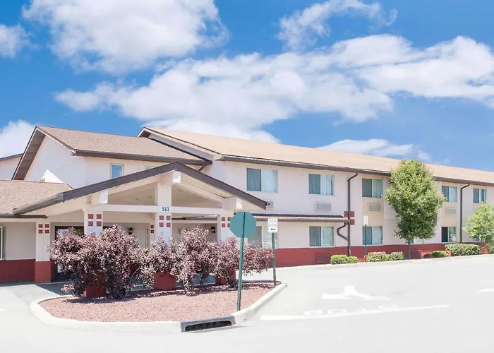 Super 8 By Wyndham Middletown Motel