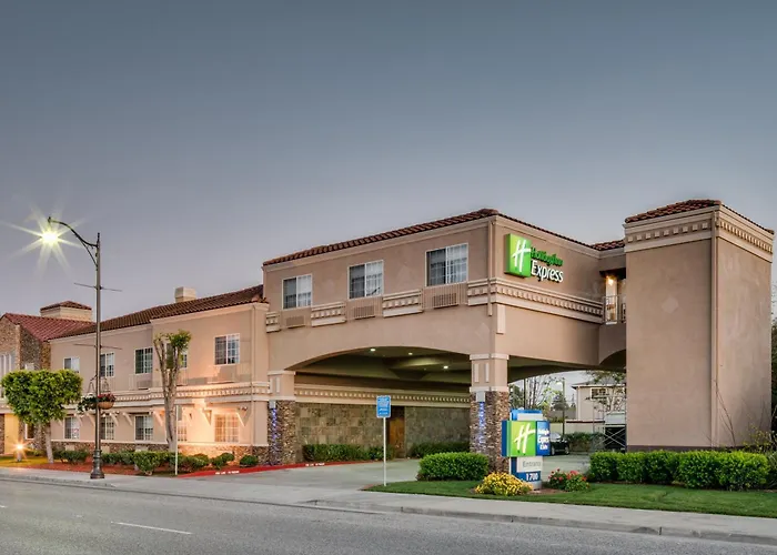 Holiday Inn Express & Suites Santa Clara By Ihg