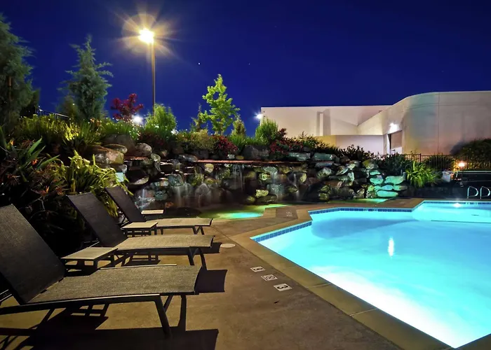 Doubletree By Hilton Pleasanton At The Club Hotel