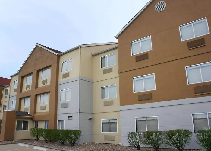 La Quinta By Wyndham Emporia Hotel