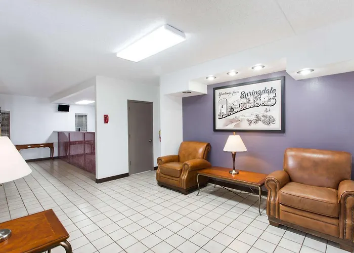 Super 8 By Wyndham Springdale Ar Motel