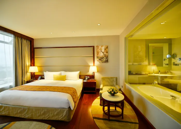 Crowne Plaza Kochi By Ihg Hotel
