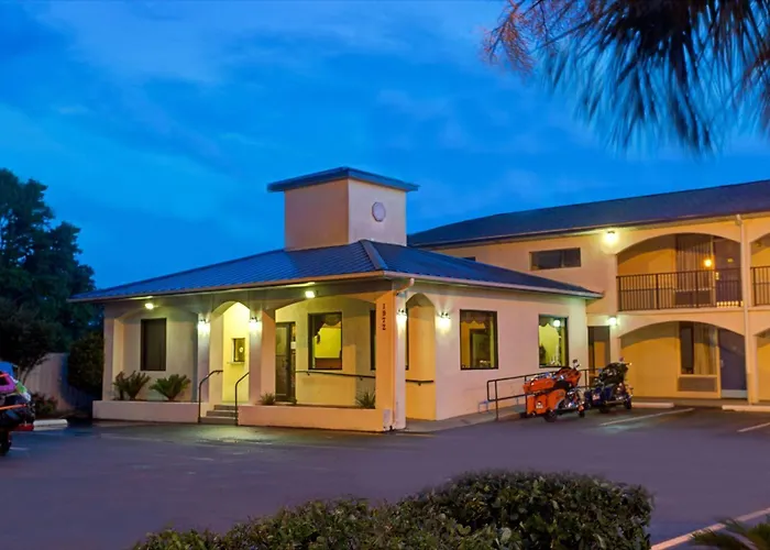 Super 8 By Wyndham Walterboro