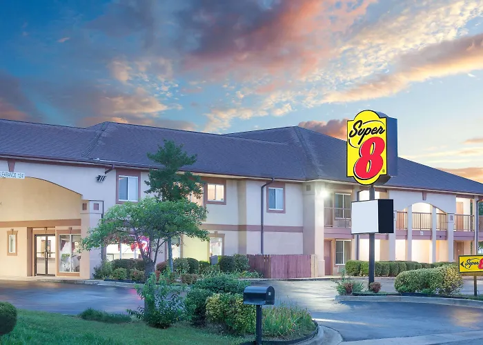 Super 8 By Wyndham Decatur Priceville