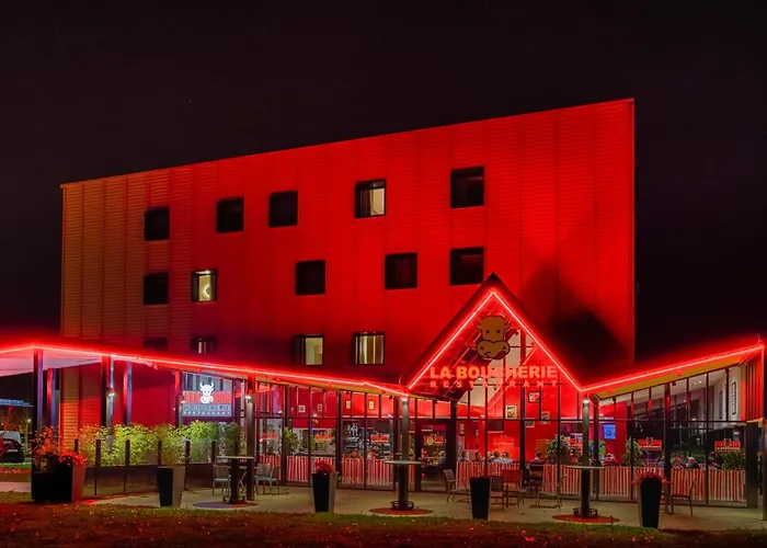 Kyriad Prestige Pau – Palais des Sports