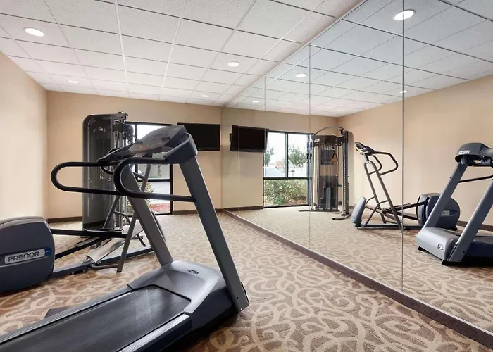 University Hotel Davis Area By Ihg Dixon