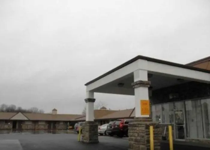 Super 8 By Wyndham Youngstown/Girard