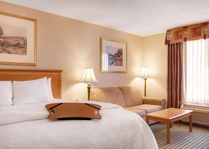 Hampton Inn & Suites Addison