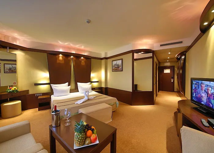 Rosslyn Dimyat Hotel Warna