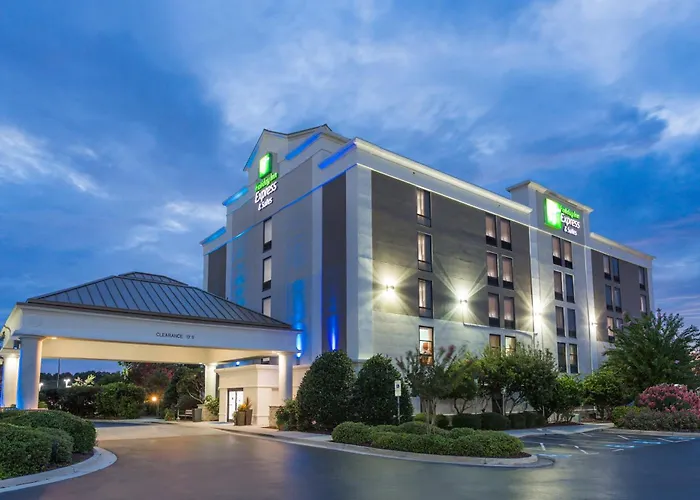 Holiday Inn Express & Suites Wilmington-University Center By Ihg