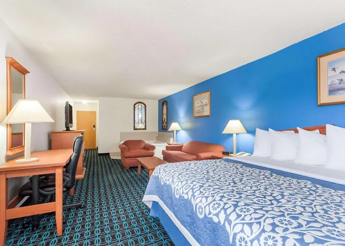Days Inn & Suites By Wyndham Cambridge