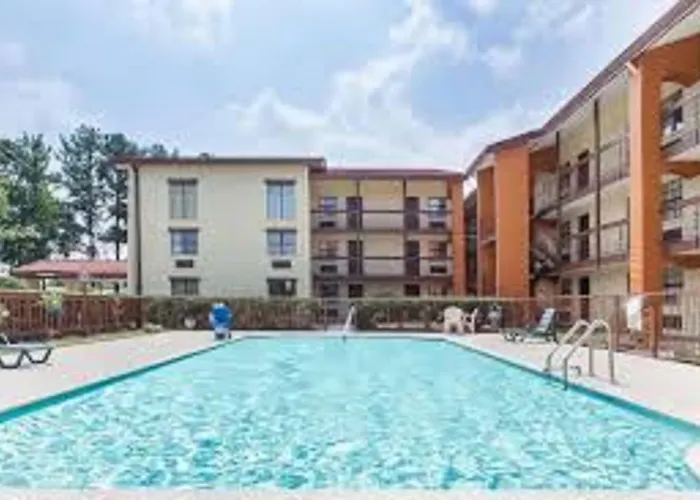 Knights Inn - Lithonia