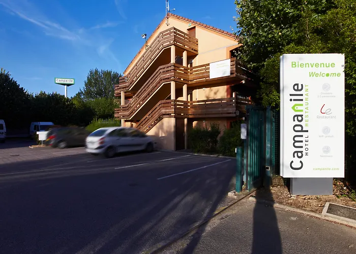 Hotel Campanile Plaisir