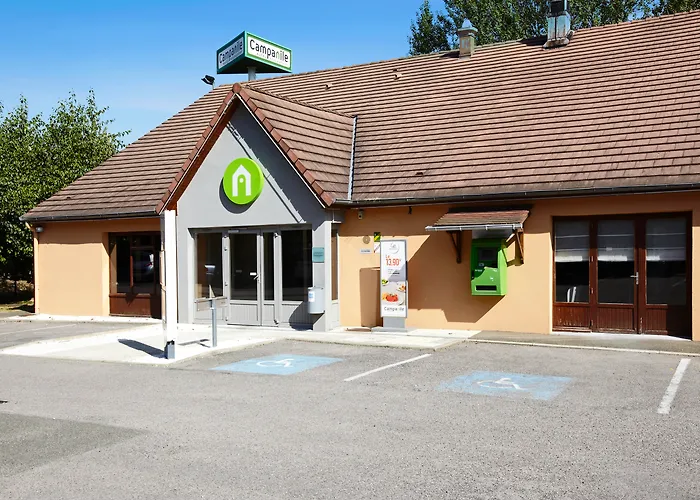 Hotel Campanile Plaisir