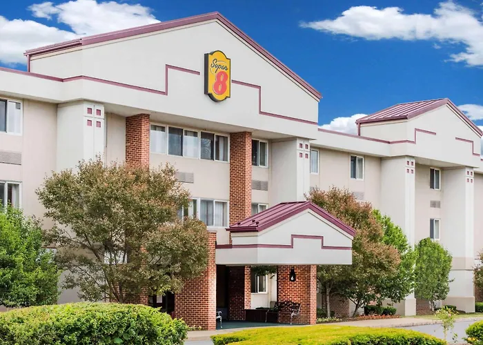 Super 8 By Wyndham State College