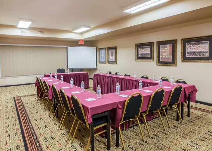 Hawthorn Extended Stay By Wyndham Bloomington
