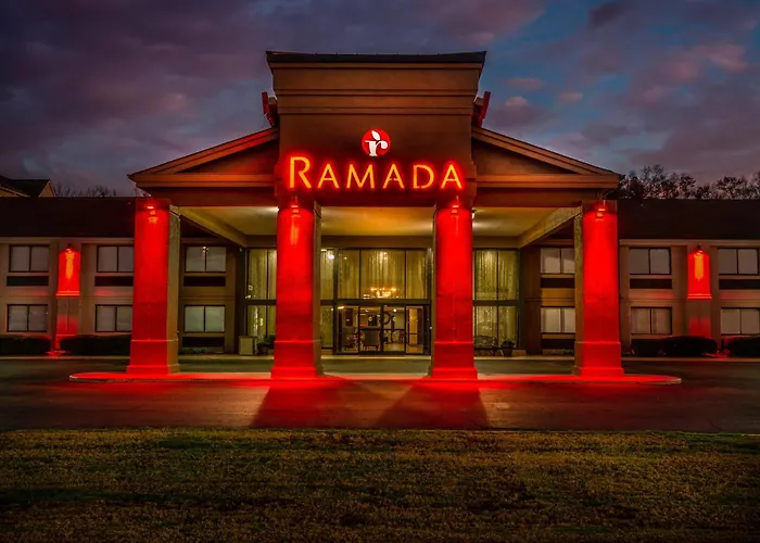 Ramada By Wyndham Tuscaloosa Hotel